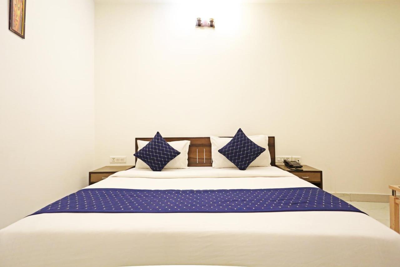 Hotel Ambrosia - A Boutique Hotel นิวเดลี ภายนอก รูปภาพ