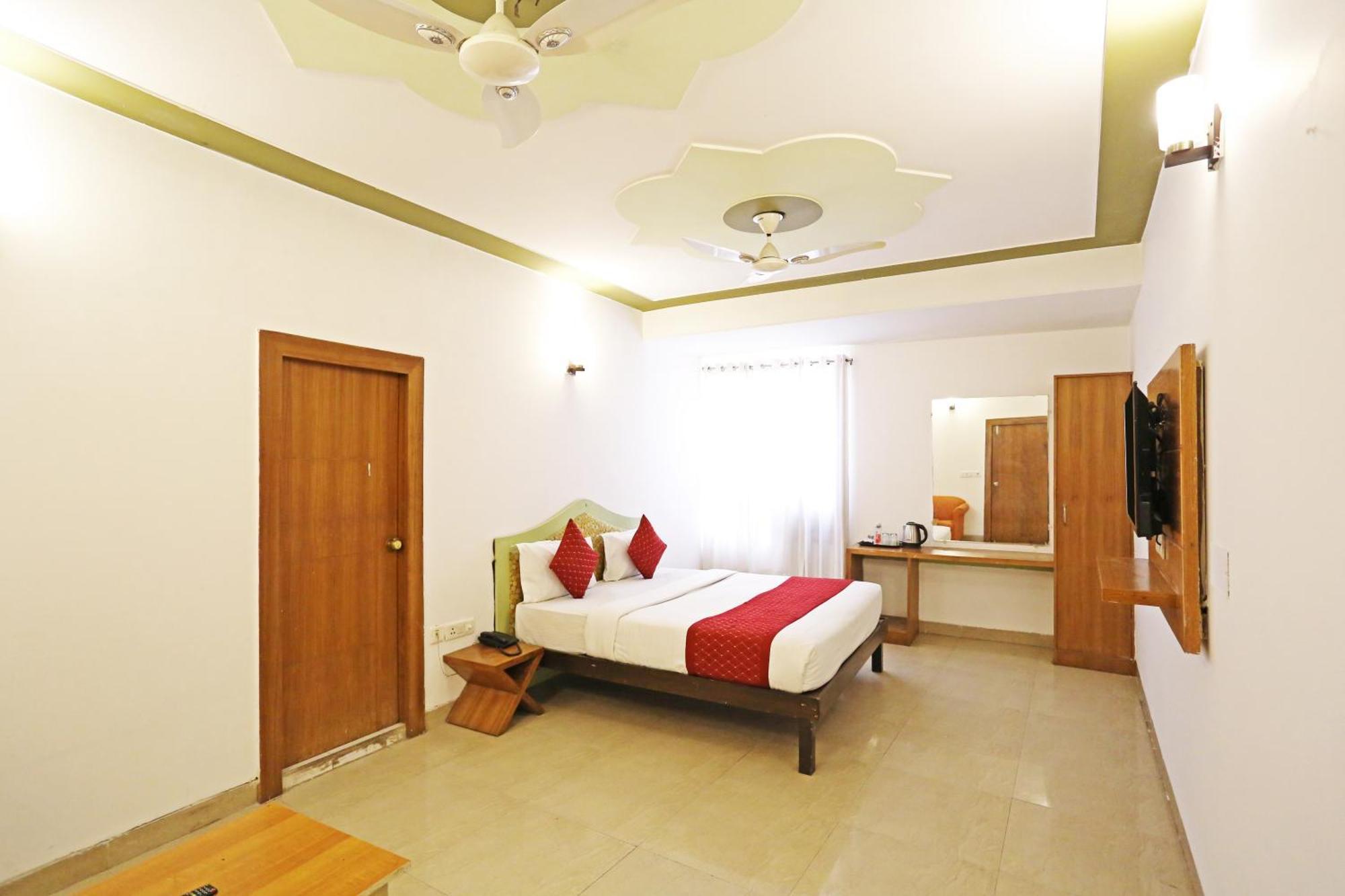 Hotel Ambrosia - A Boutique Hotel นิวเดลี ภายนอก รูปภาพ